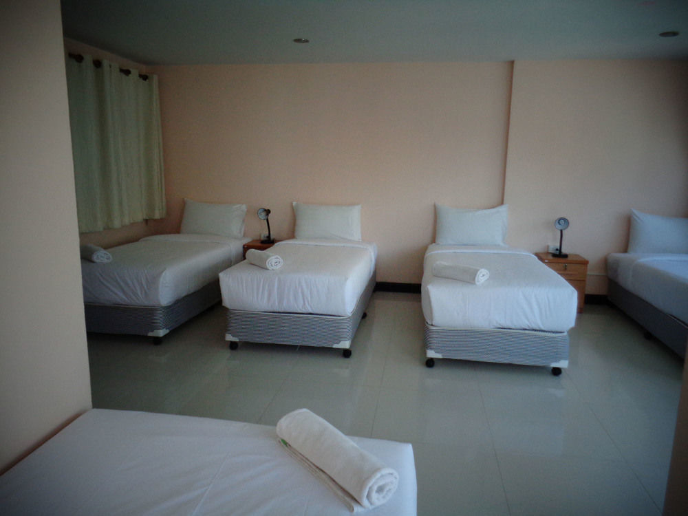Bgw Phuket Hostel Patong Екстериор снимка