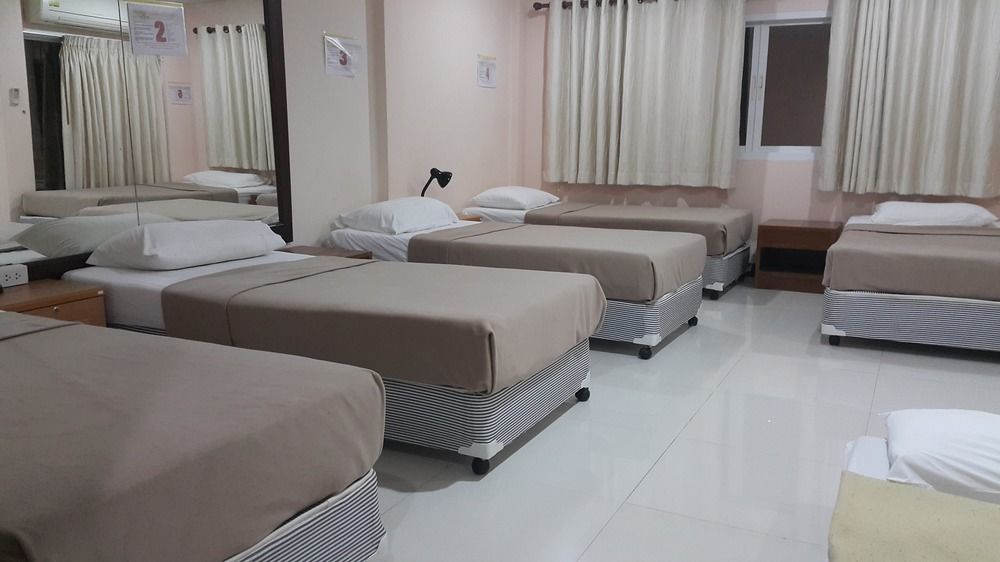 Bgw Phuket Hostel Patong Екстериор снимка